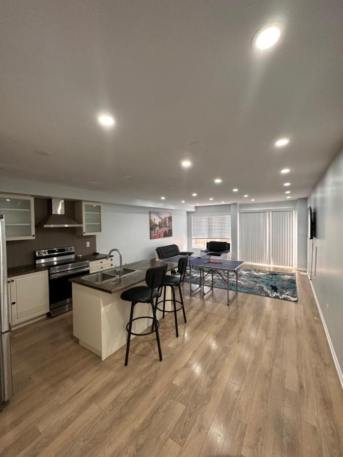 Cmoney Beautiful Home 2 Brampton Ngoại thất bức ảnh