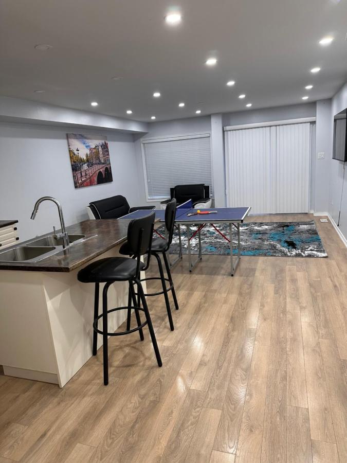 Cmoney Beautiful Home 2 Brampton Ngoại thất bức ảnh